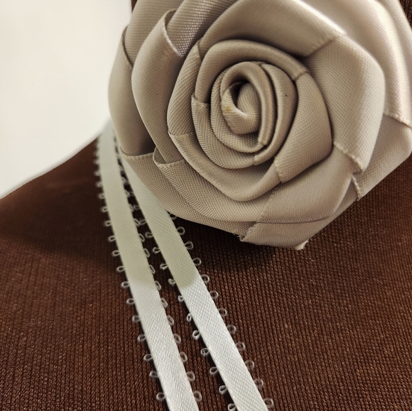 Hand Crafted Floral Choker Necklace Grey Wrap Choker Necklace Ribbon Tie - Picture 7 of 7